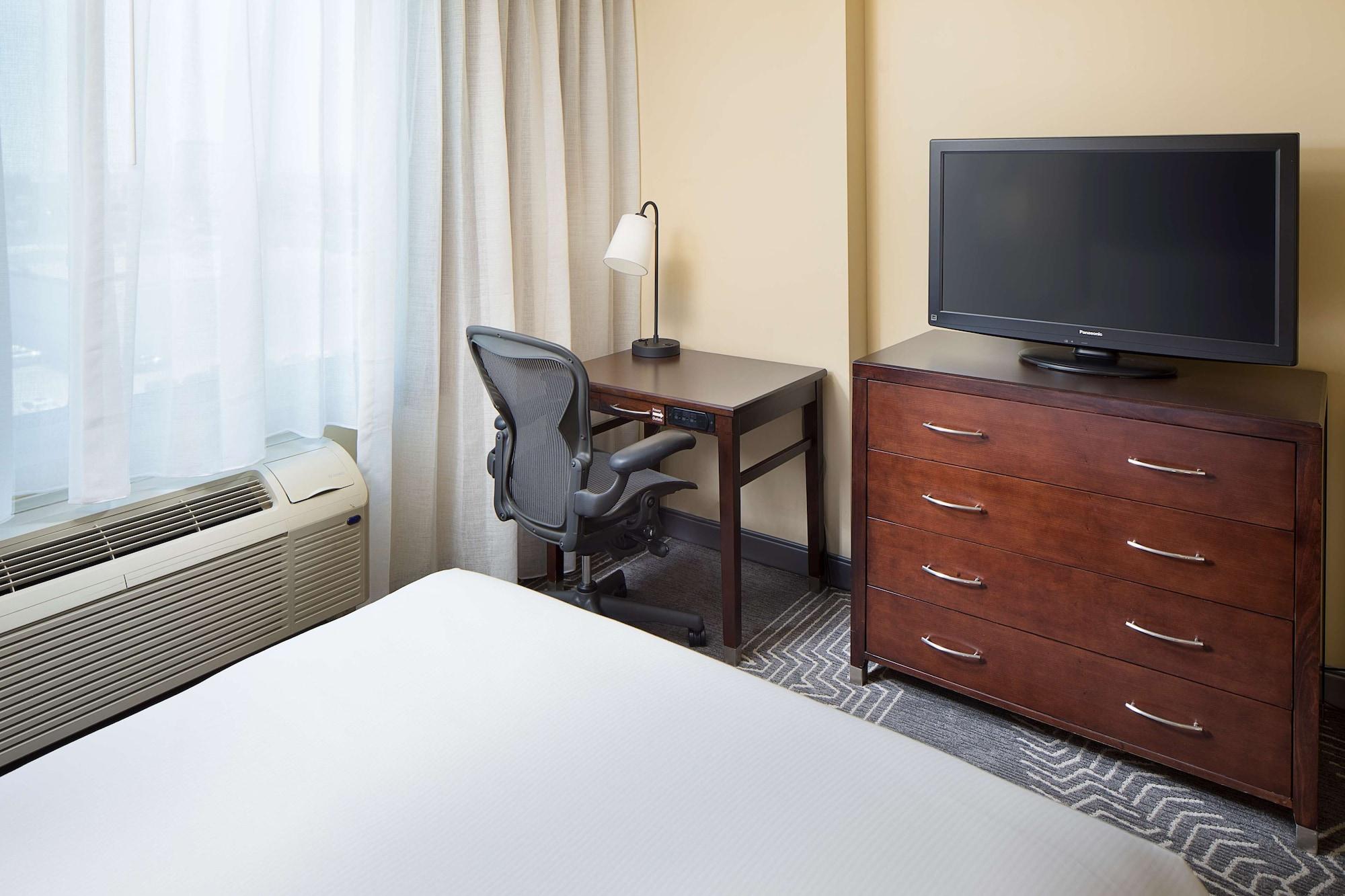 Doubletree By Hilton Los Angeles/Commerce Exterior photo
