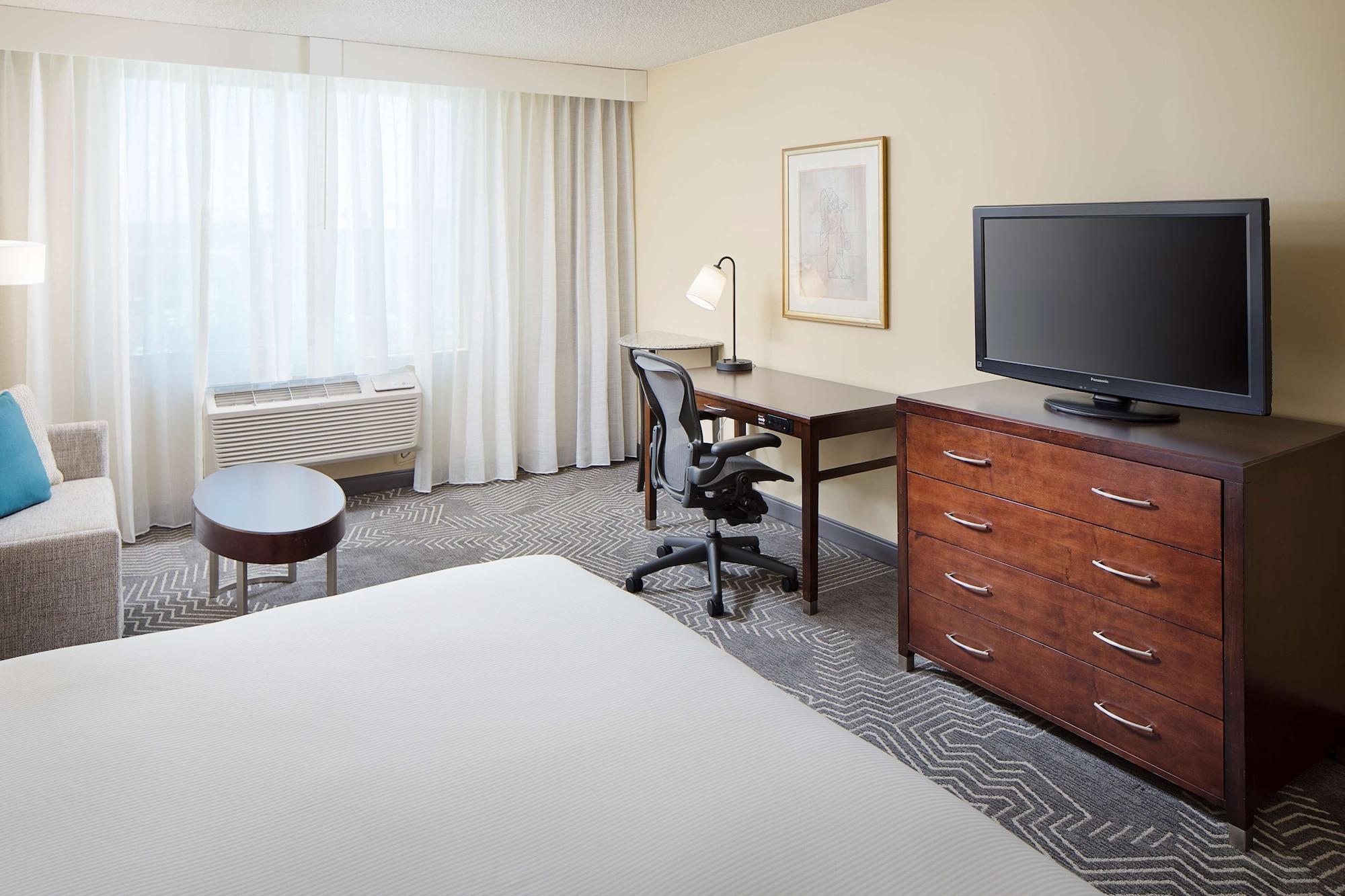 Doubletree By Hilton Los Angeles/Commerce Exterior photo