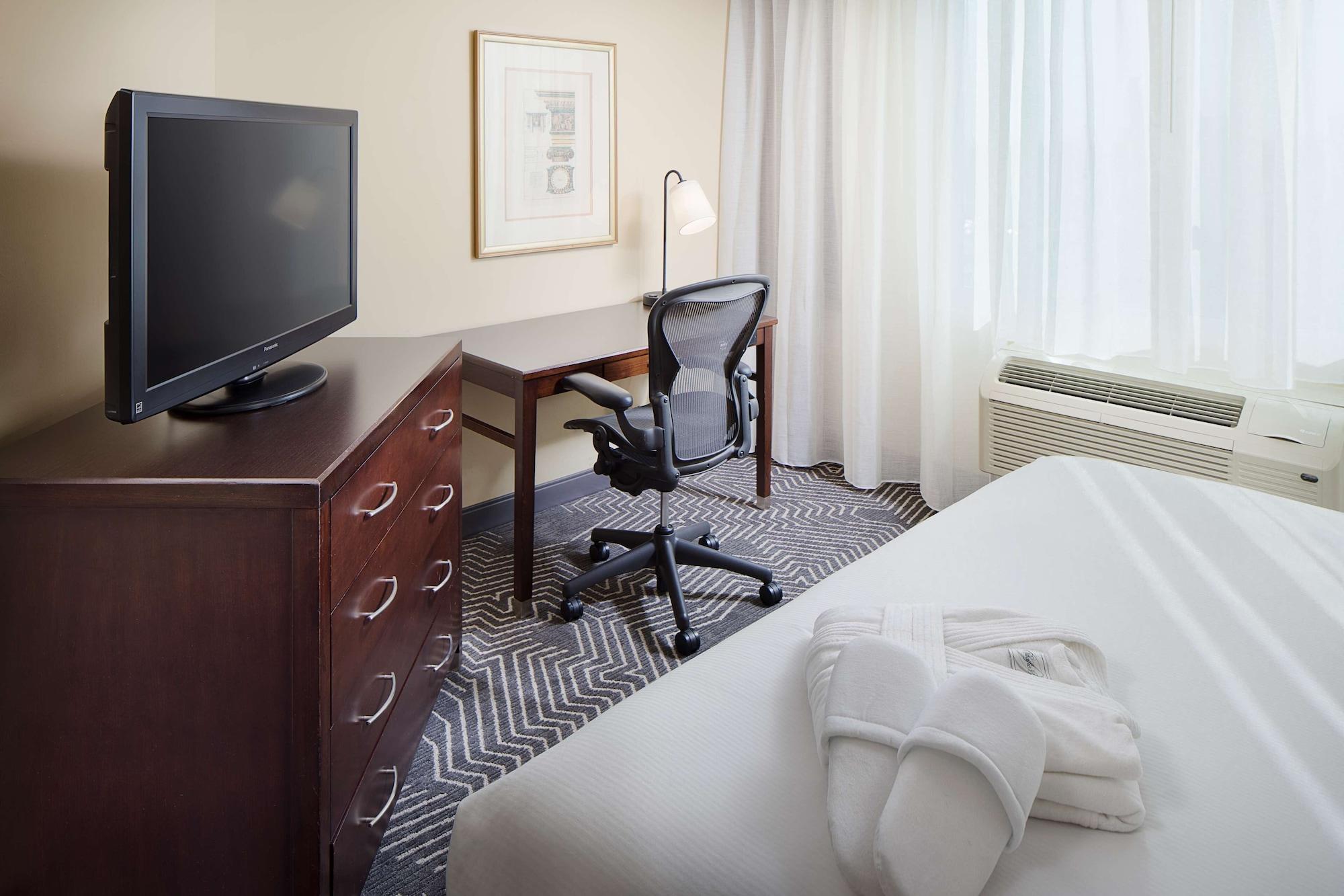 Doubletree By Hilton Los Angeles/Commerce Exterior photo
