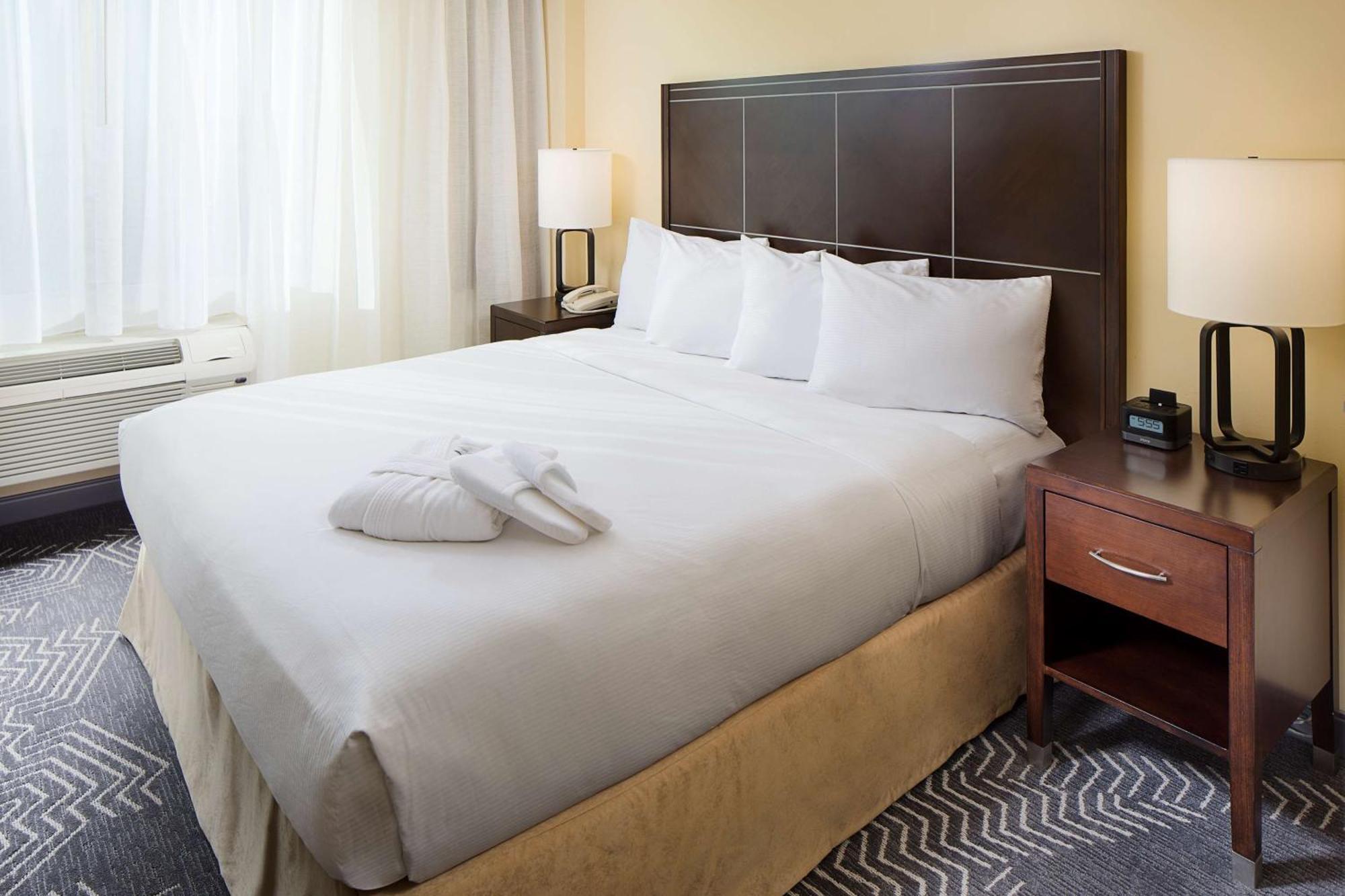 Doubletree By Hilton Los Angeles/Commerce Exterior photo