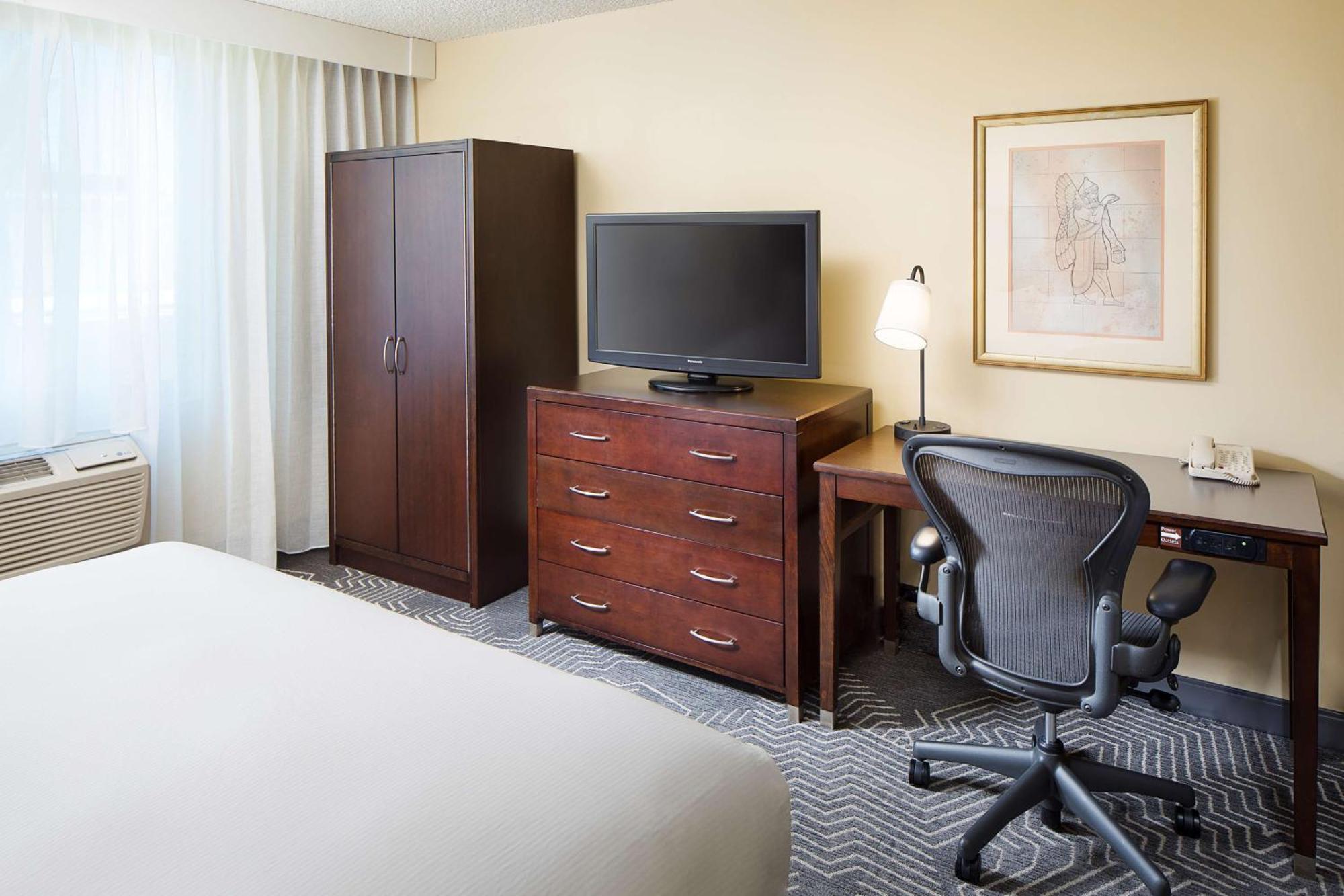 Doubletree By Hilton Los Angeles/Commerce Exterior photo