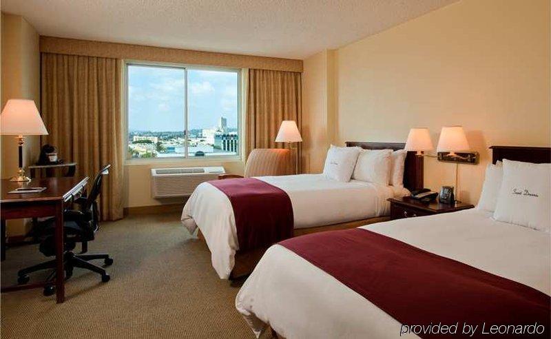 Doubletree By Hilton Los Angeles/Commerce Room photo